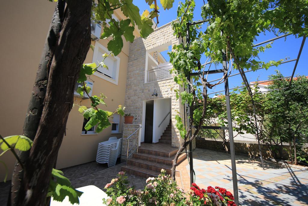 Apartments Superba Brodarica  Ngoại thất bức ảnh